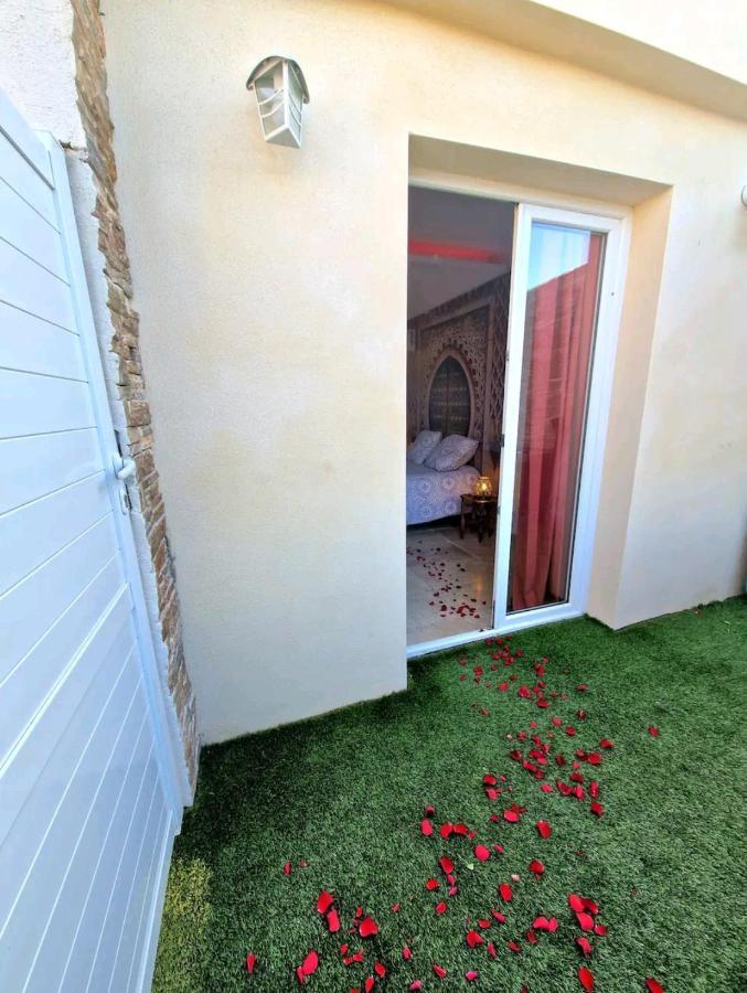 Suite Jaccuzzi En Camargue Port-Saint-Louis-du-Rhône Exteriör bild