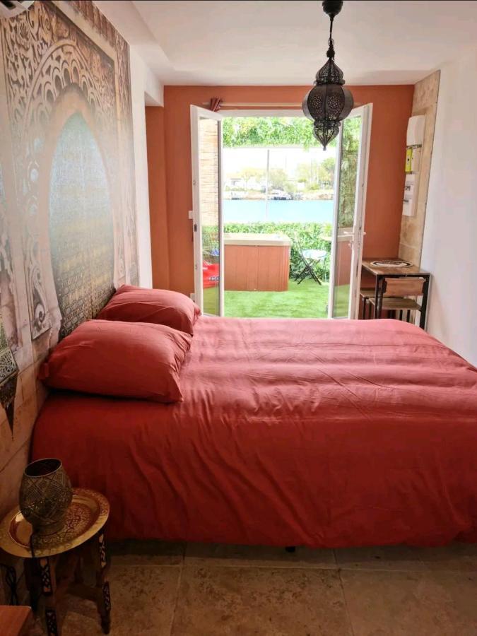 Suite Jaccuzzi En Camargue Port-Saint-Louis-du-Rhône Exteriör bild