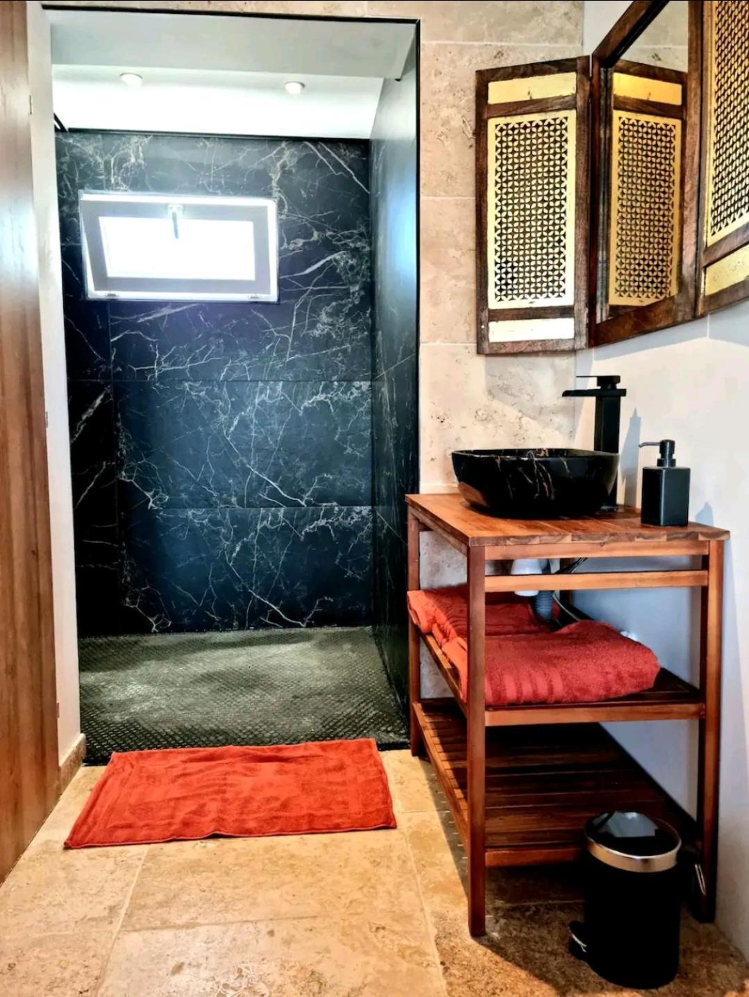 Suite Jaccuzzi En Camargue Port-Saint-Louis-du-Rhône Exteriör bild